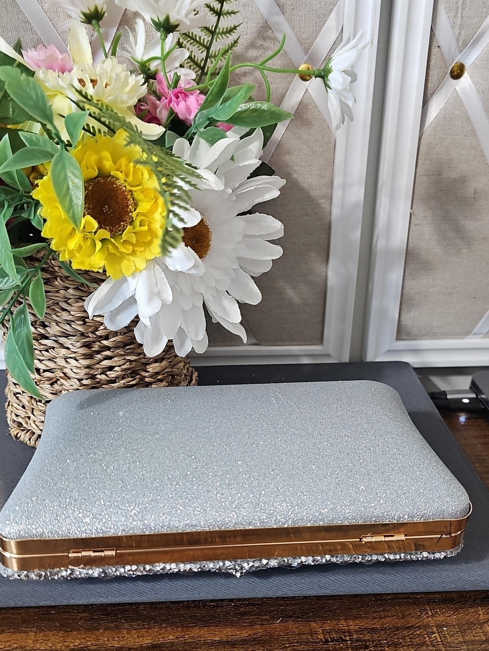 Sassified Boutique Nwt Silver Crystal Embellished Evening Clutch - Picture 4 of 5